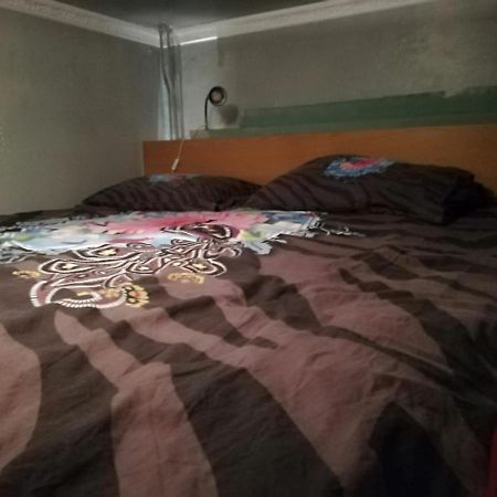 Room In Studio - Studio Nearby Central Station 安特卫普 外观 照片